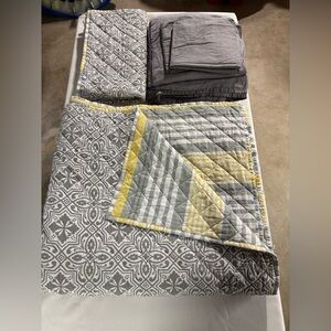 King Size Bedding Set - Coverlet + Shams + 100% Cotton Sheet Set. Brand New.